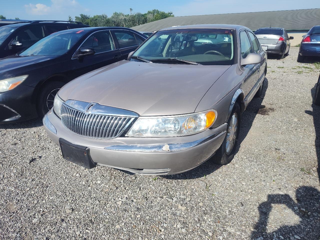 Lincoln Continental 4dr Sdn 2000