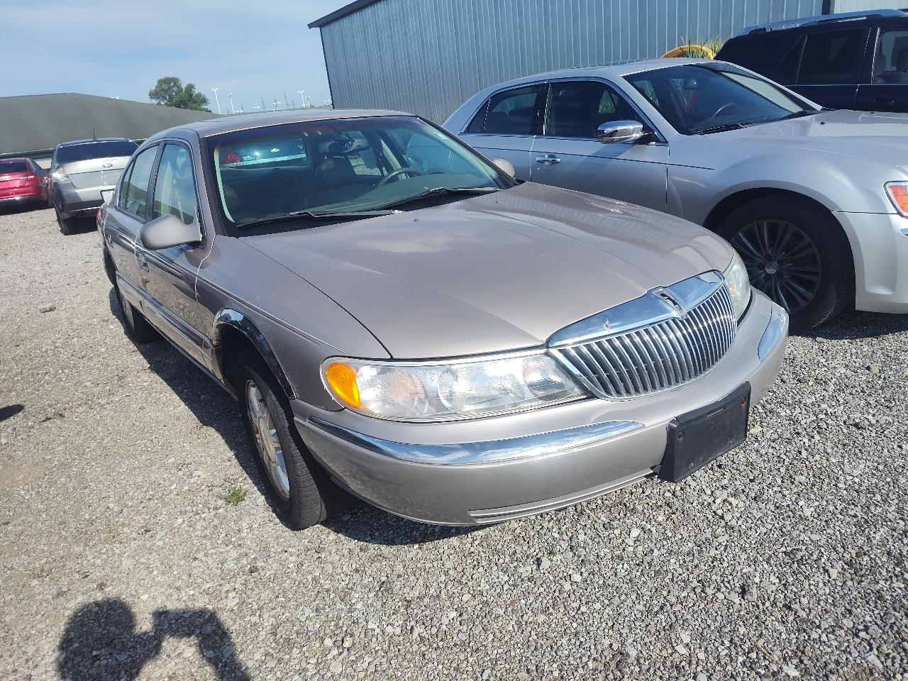 Lincoln Continental 4dr Sdn 2000