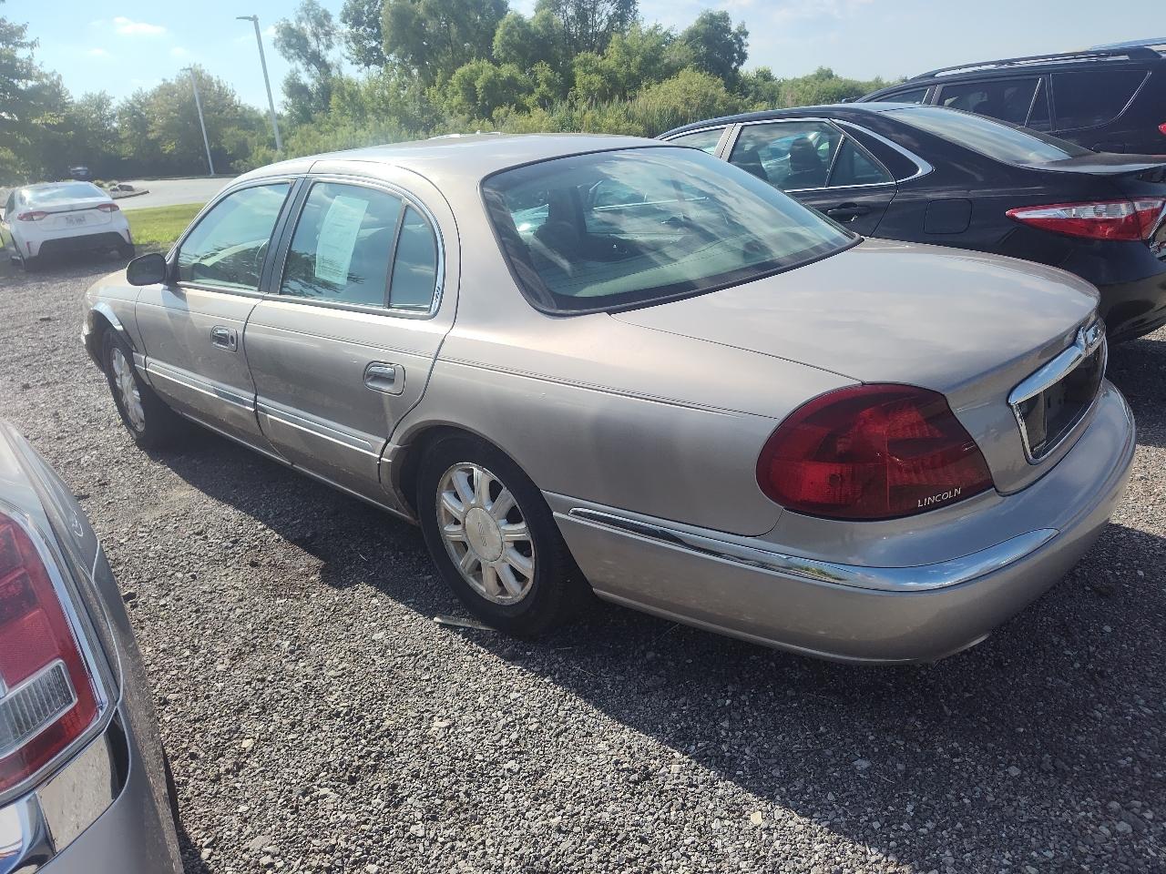 Lincoln Continental 4dr Sdn 2000
