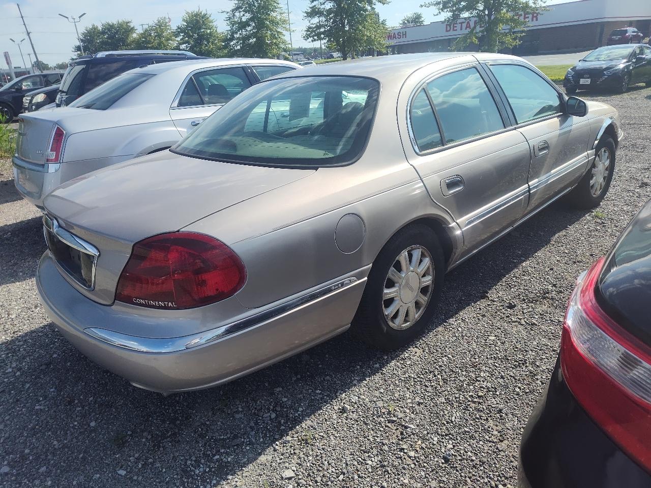 Lincoln Continental 4dr Sdn 2000