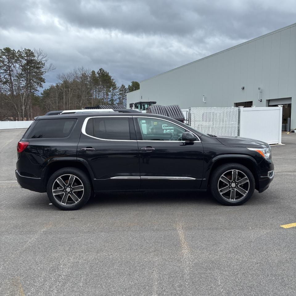 GMC Acadia AWD 4dr Denali 2017