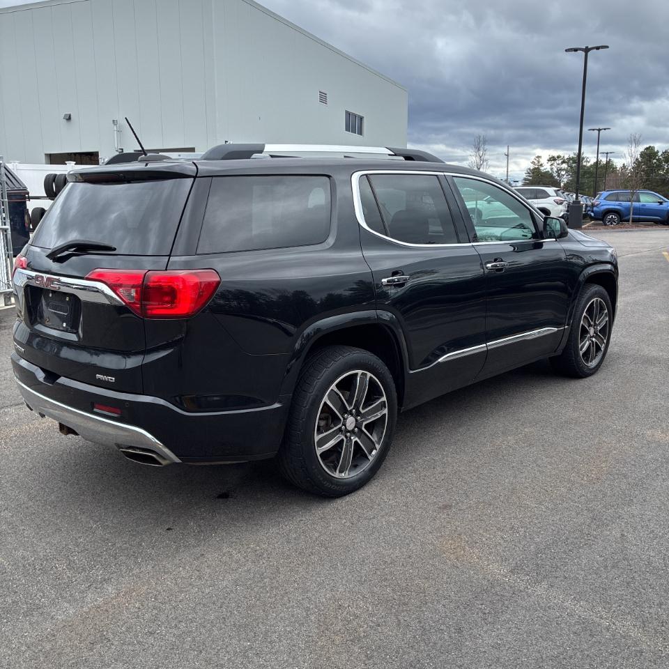 GMC Acadia AWD 4dr Denali 2017