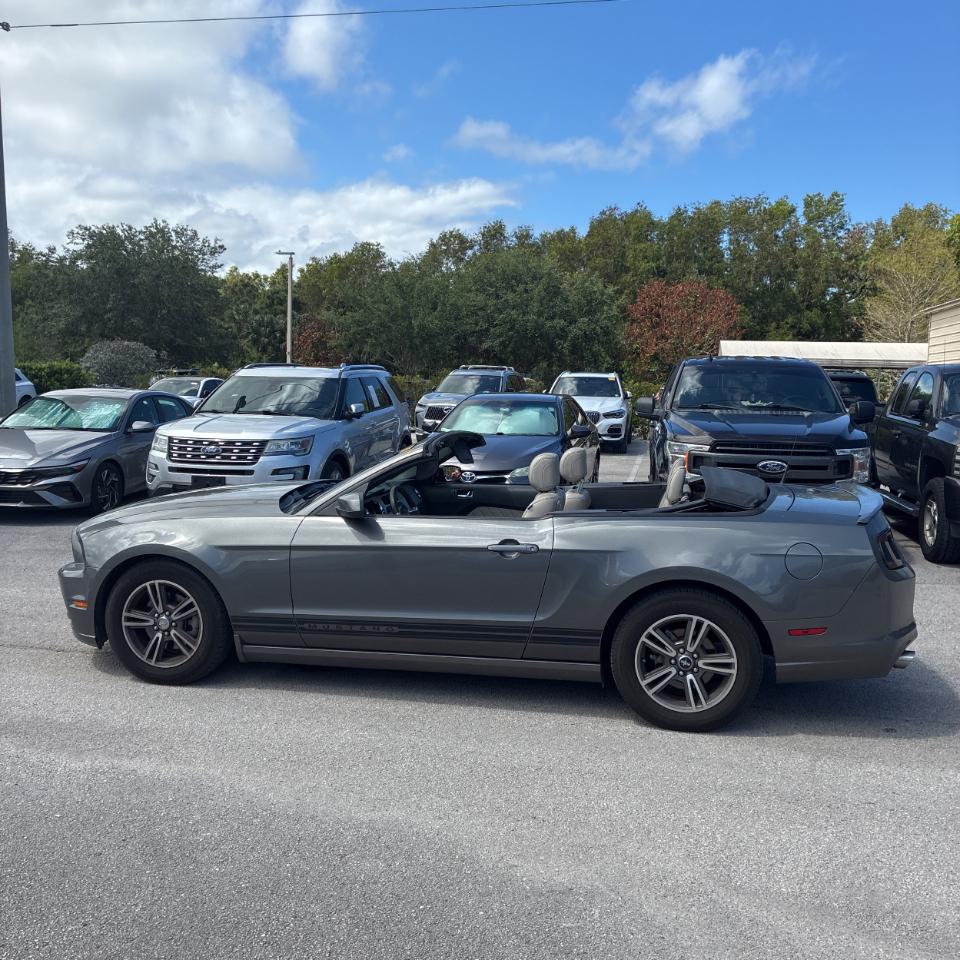 Ford Mustang 2dr Conv V6 2013