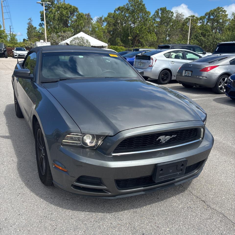 Ford Mustang 2dr Conv V6 2013
