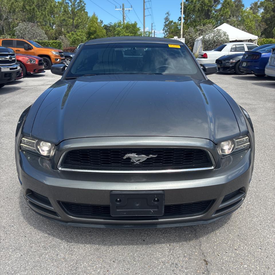 Ford Mustang 2dr Conv V6 2013