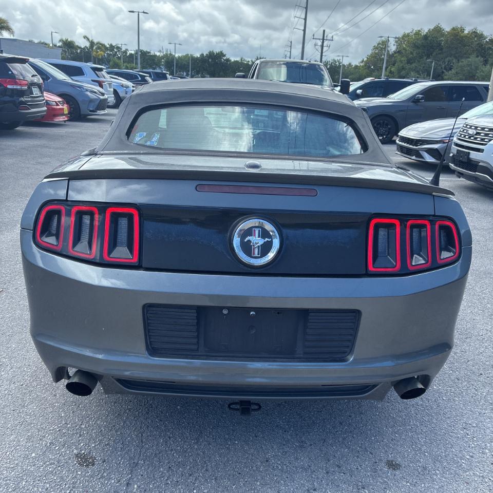 Ford Mustang 2dr Conv V6 2013