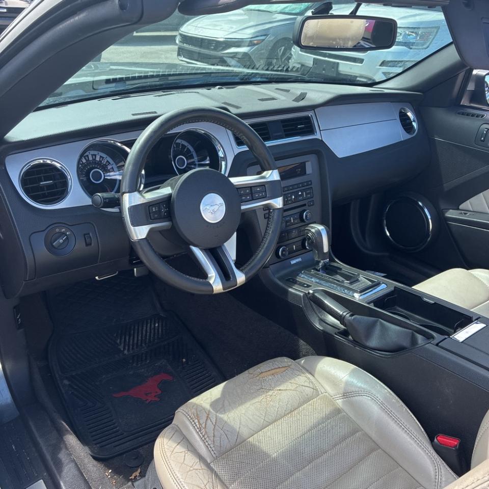 Ford Mustang 2dr Conv V6 2013