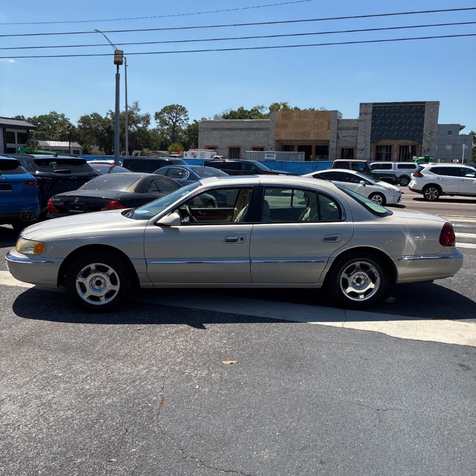 Lincoln Continental 4dr Sdn 1999