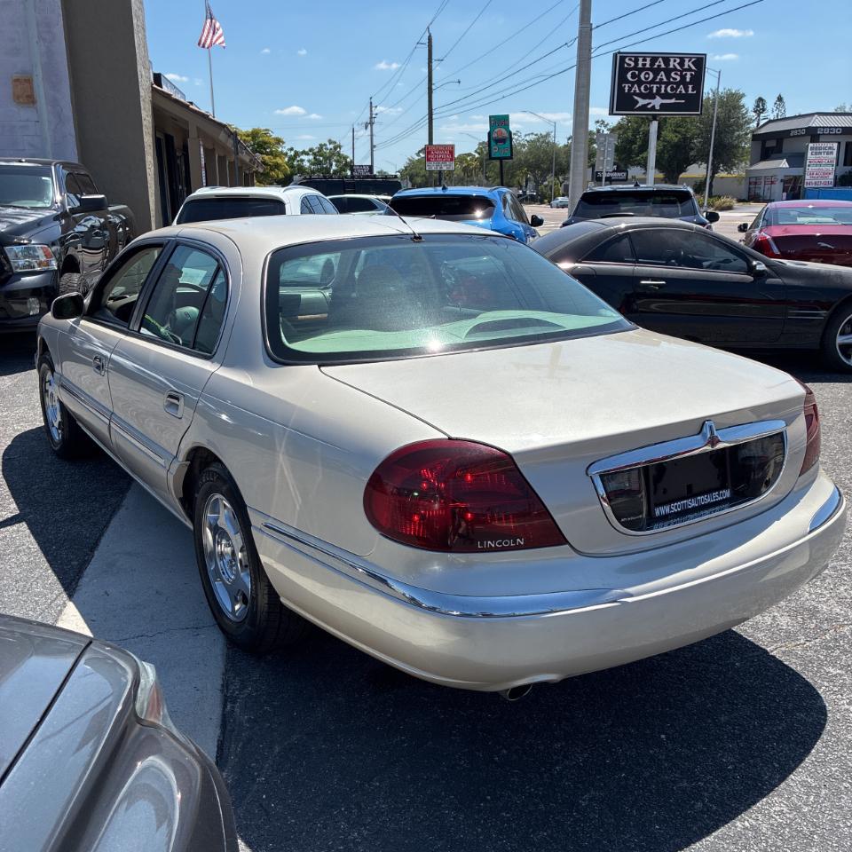 Lincoln Continental 4dr Sdn 1999