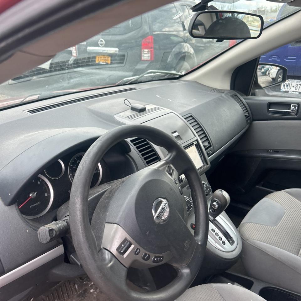 Nissan Sentra 4dr Sdn I4 CVT 2.0 SR 2010