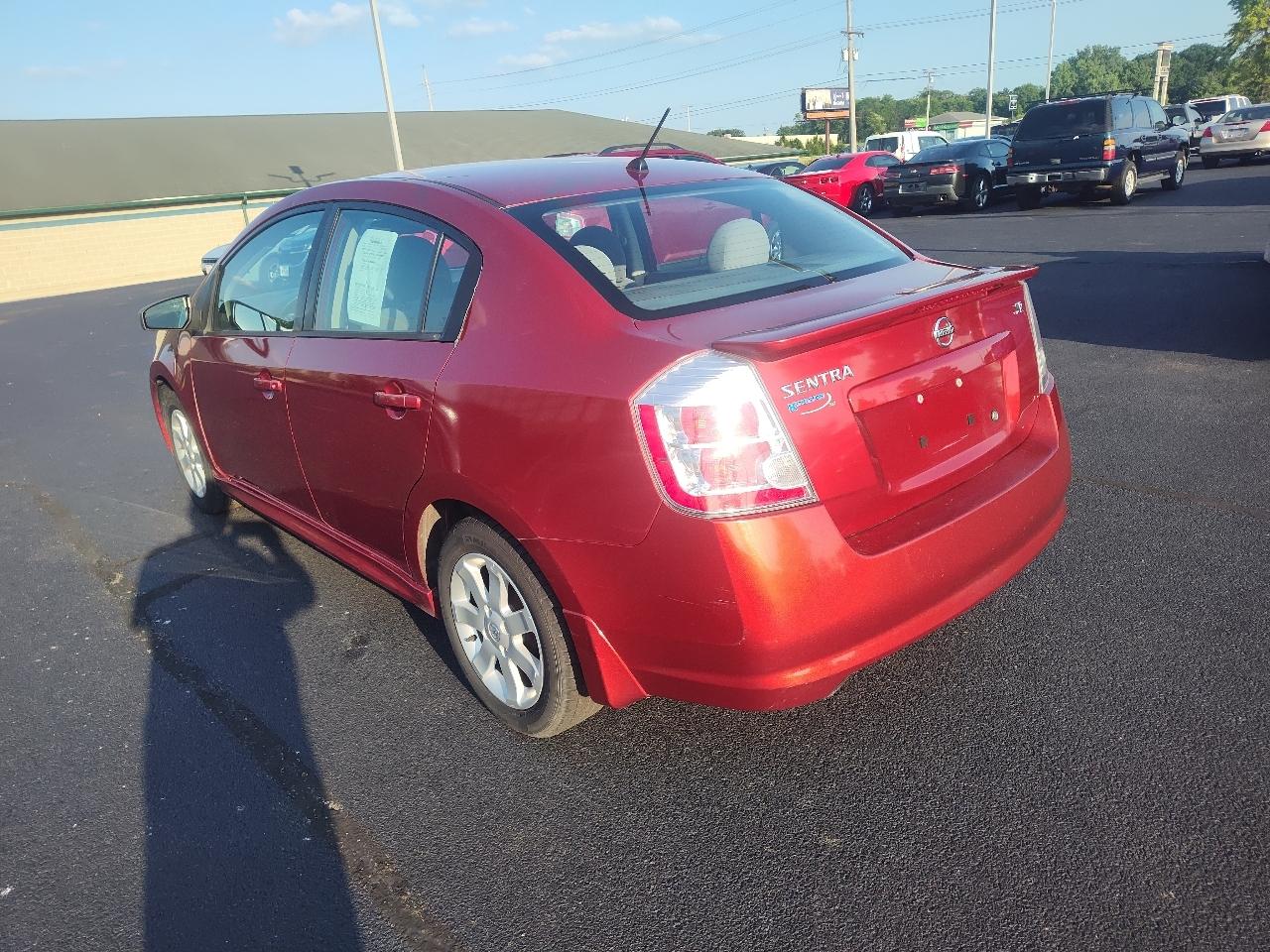 Nissan Sentra 4dr Sdn I4 CVT 2.0 SR 2010