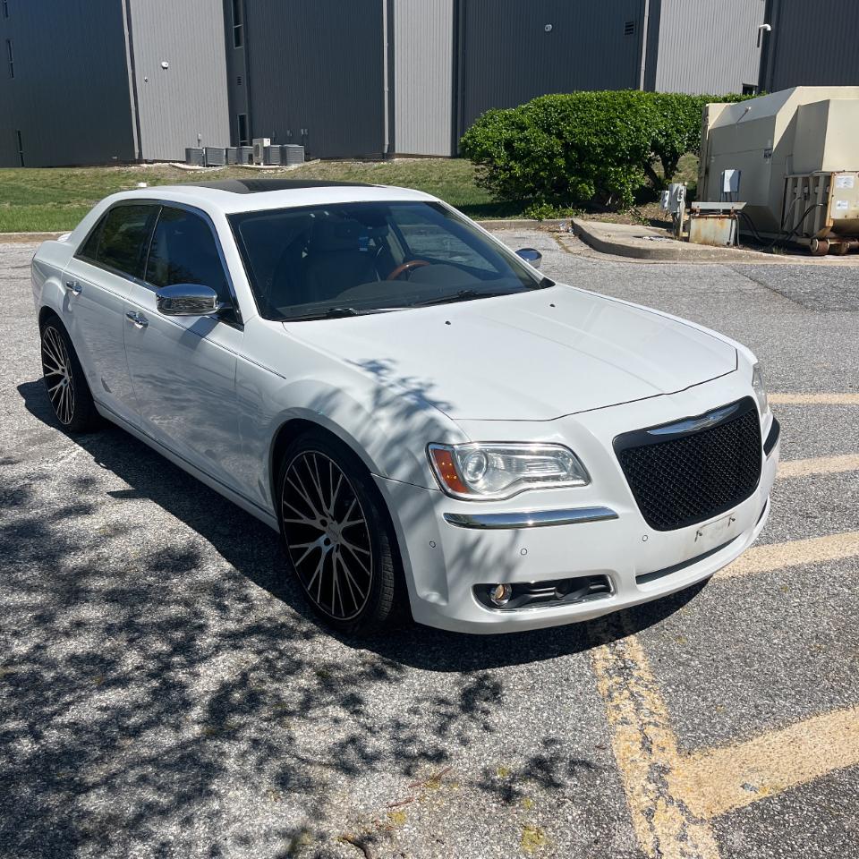 Chrysler 300 4dr Sdn 300C RWD 2011