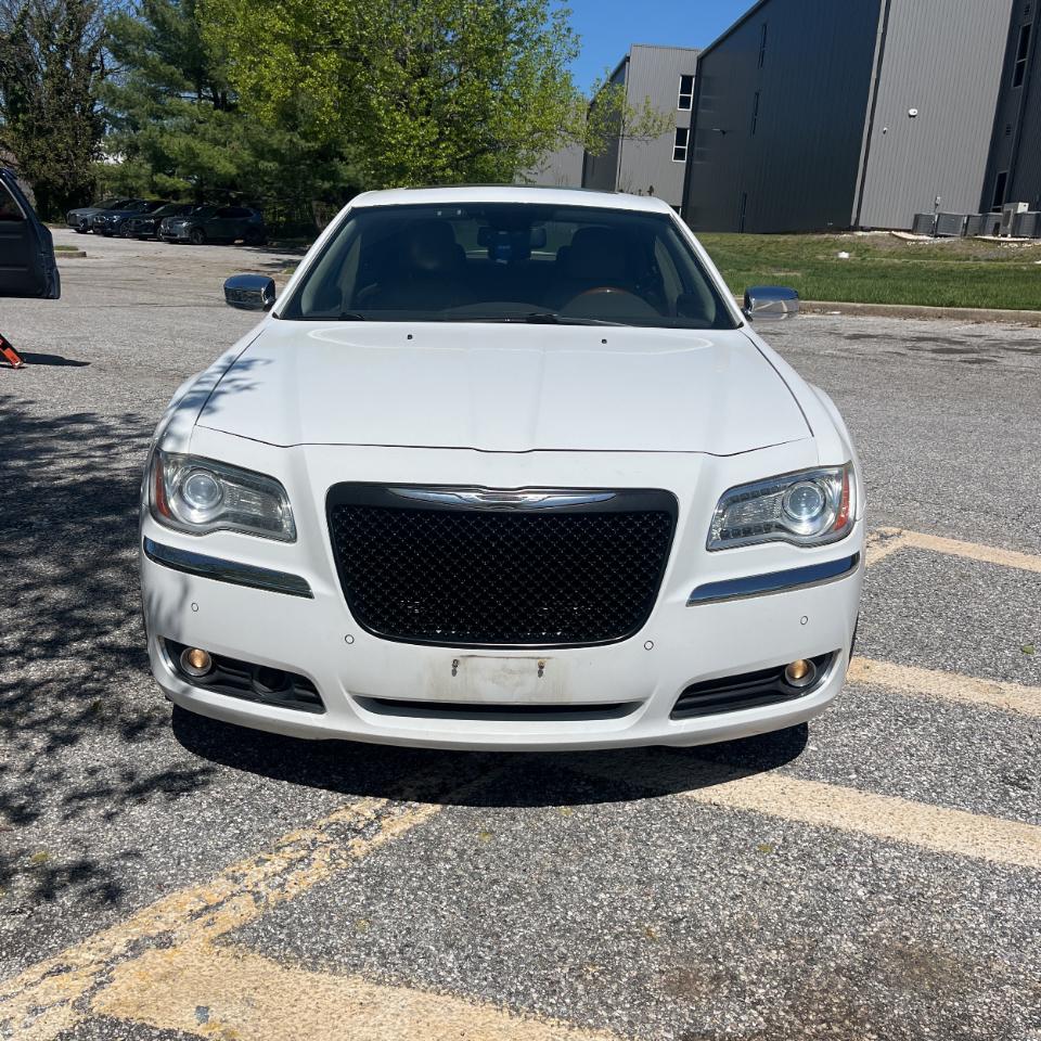 Chrysler 300 4dr Sdn 300C RWD 2011