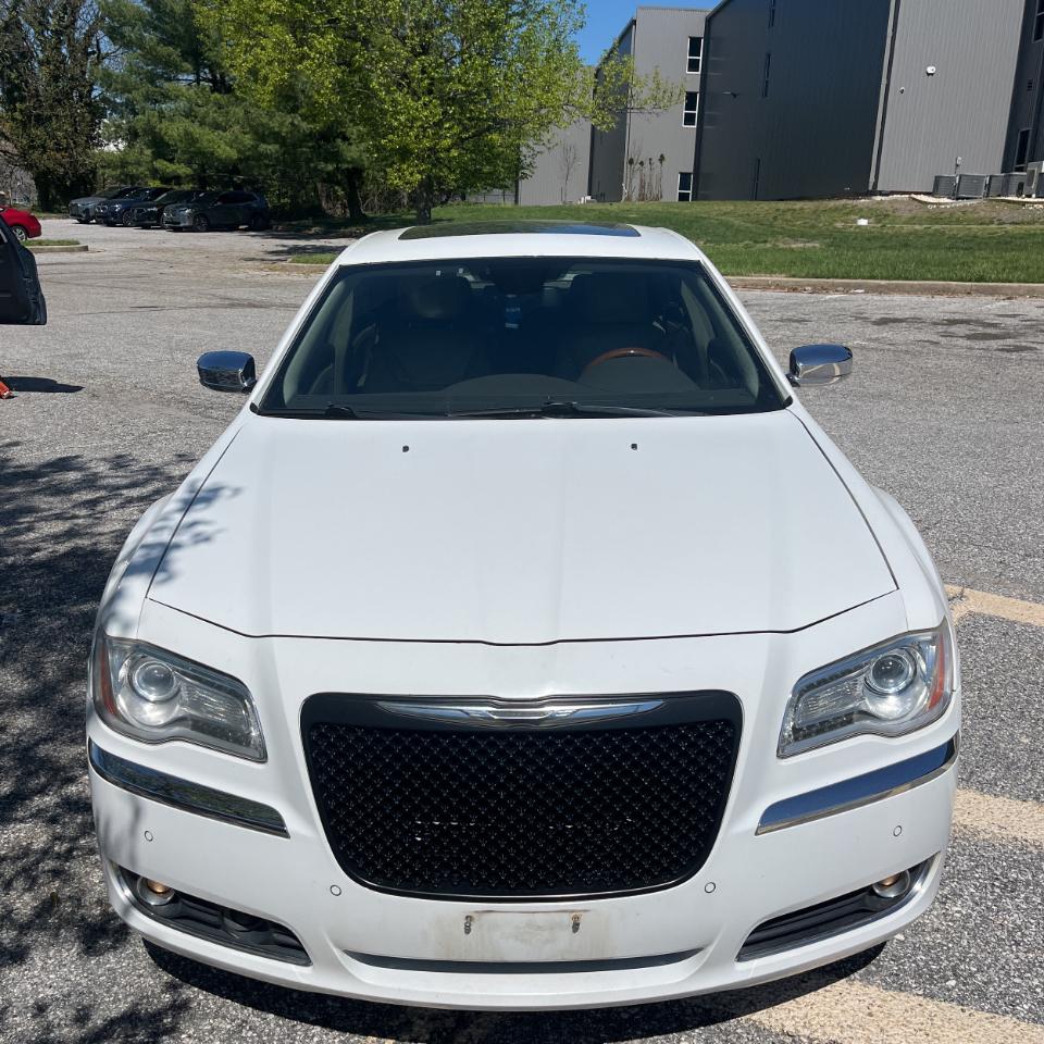 Chrysler 300 4dr Sdn 300C RWD 2011