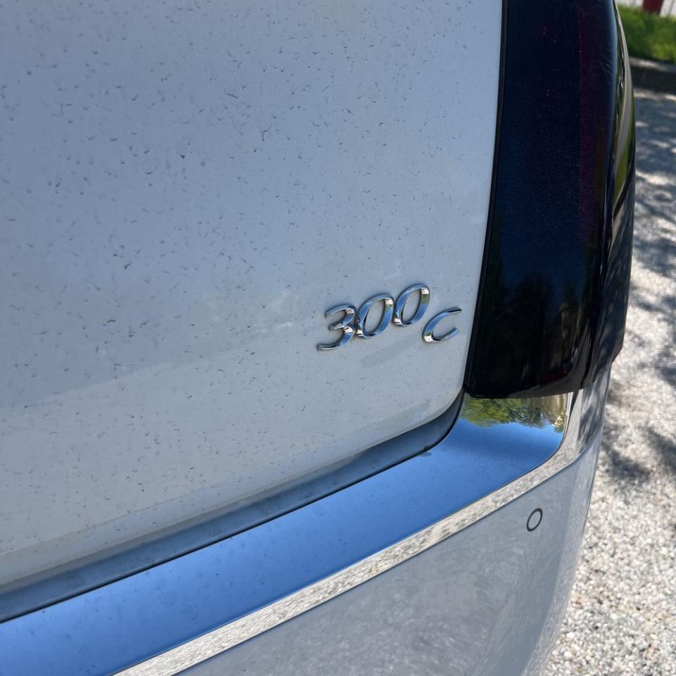 Chrysler 300 4dr Sdn 300C RWD 2011