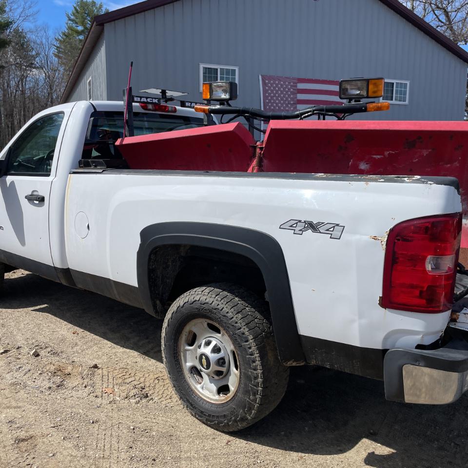 Chevrolet Silverado 2500HD 4WD Reg Cab 133.7" Work Truck 2013