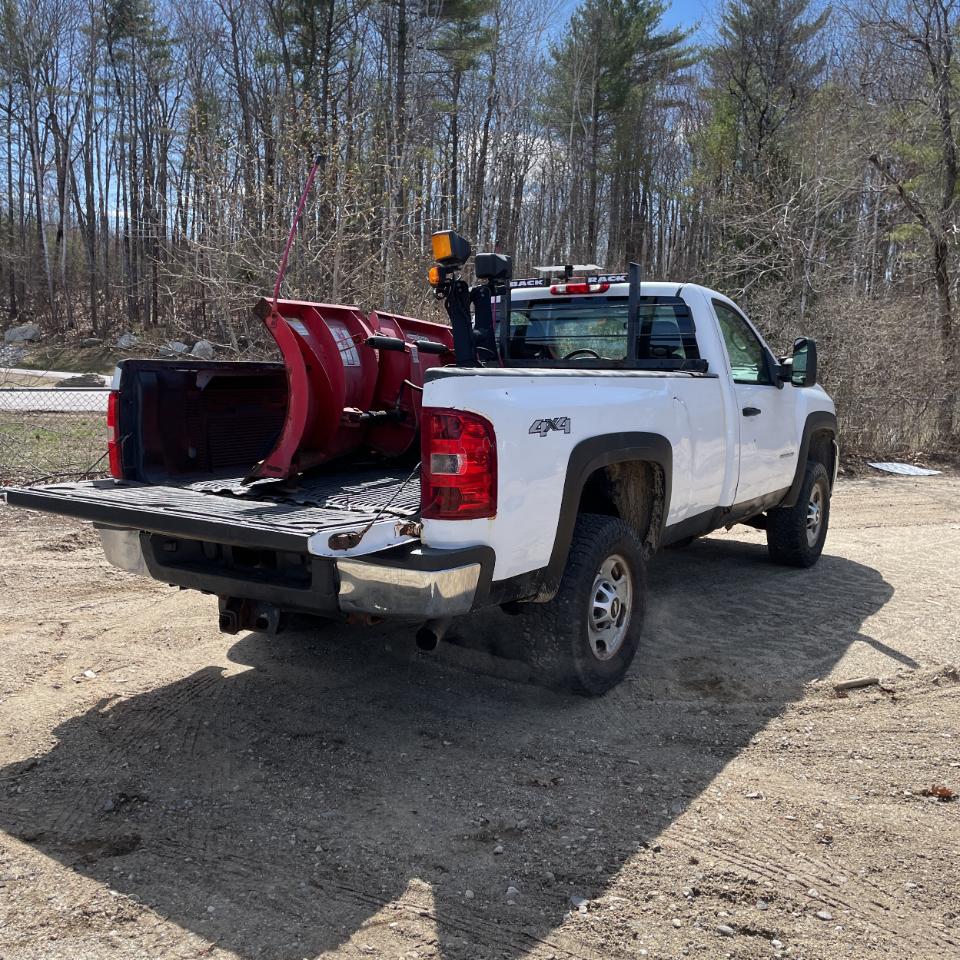 Chevrolet Silverado 2500HD 4WD Reg Cab 133.7" Work Truck 2013