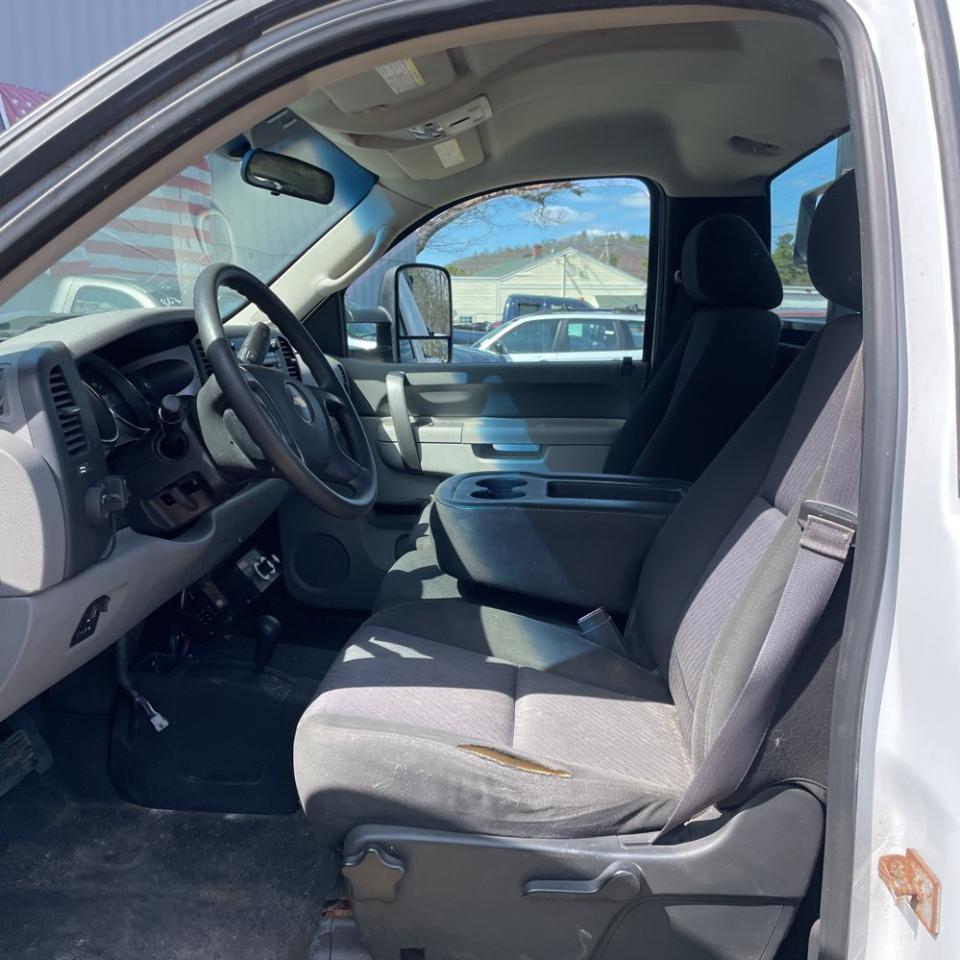 Chevrolet Silverado 2500HD 4WD Reg Cab 133.7" Work Truck 2013