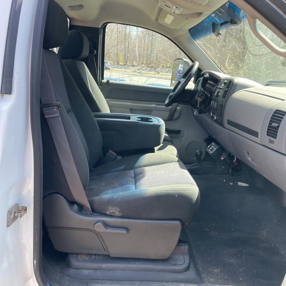 Chevrolet Silverado 2500HD 4WD Reg Cab 133.7" Work Truck 2013