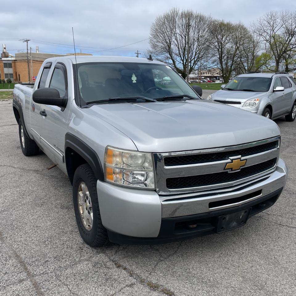 Chevrolet Silverado 1500 4WD Ext Cab 143.5" LT 2010