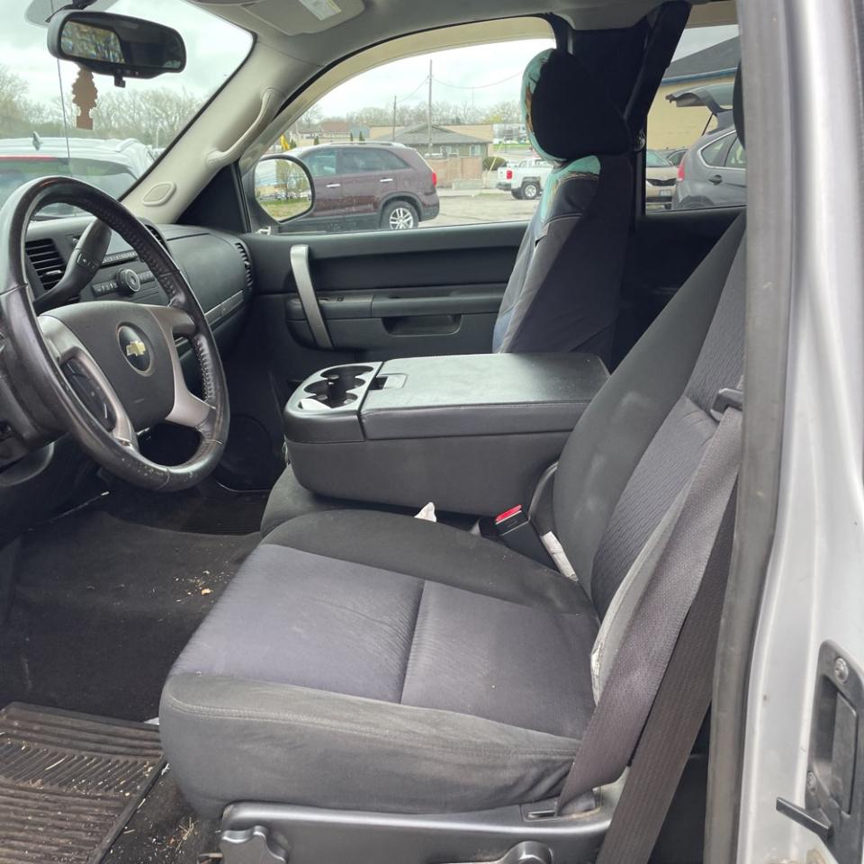 Chevrolet Silverado 1500 4WD Ext Cab 143.5" LT 2010