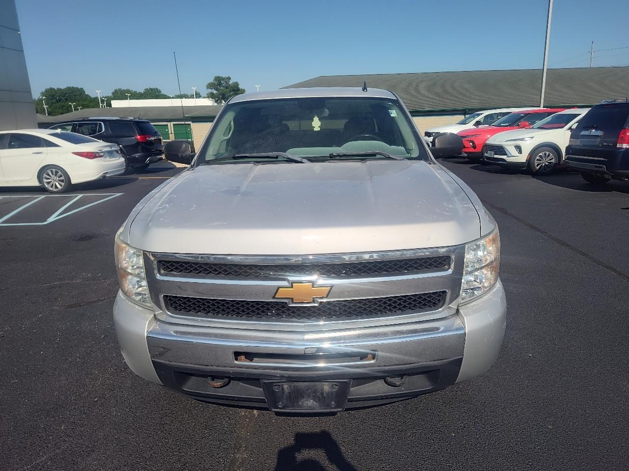 Chevrolet Silverado 1500 4WD Ext Cab 143.5" LT 2010