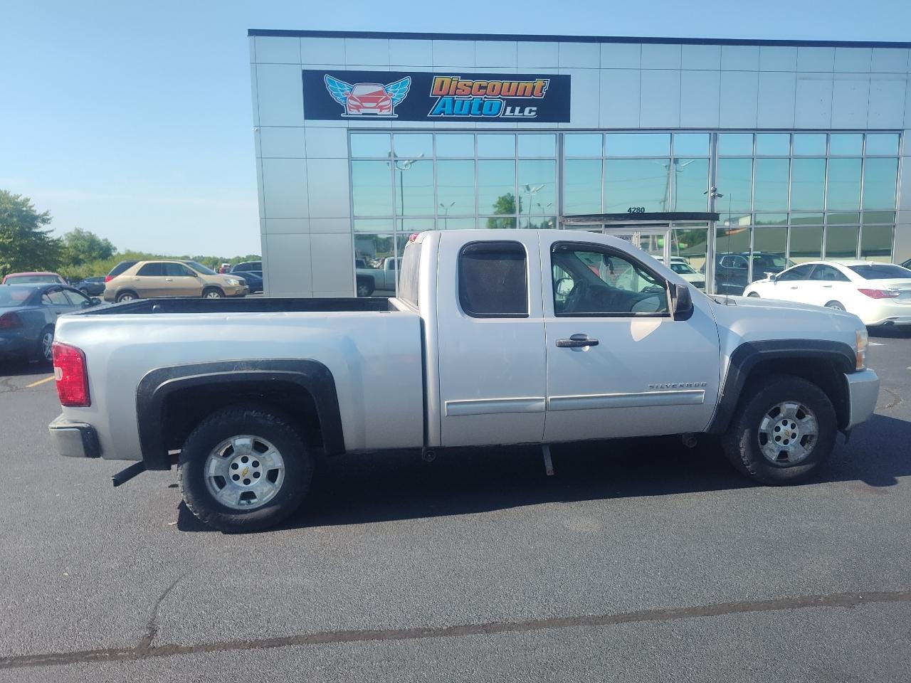 Chevrolet Silverado 1500 4WD Ext Cab 143.5" LT 2010