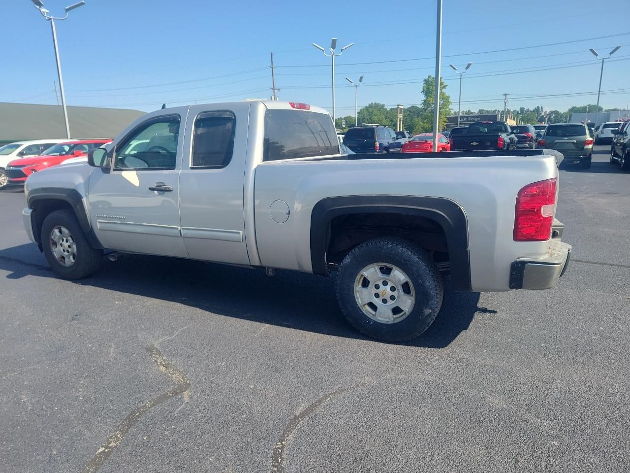 Chevrolet Silverado 1500 4WD Ext Cab 143.5" LT 2010
