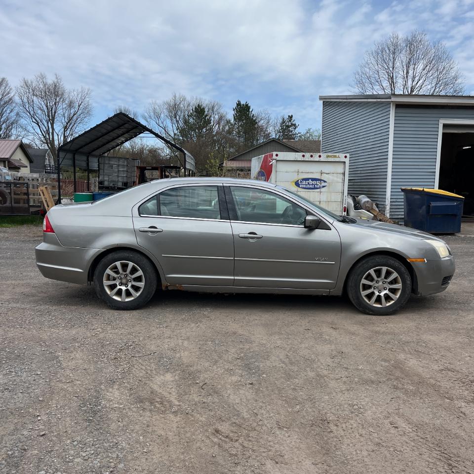 Mercury Milan 4dr Sdn I4 FWD 2008