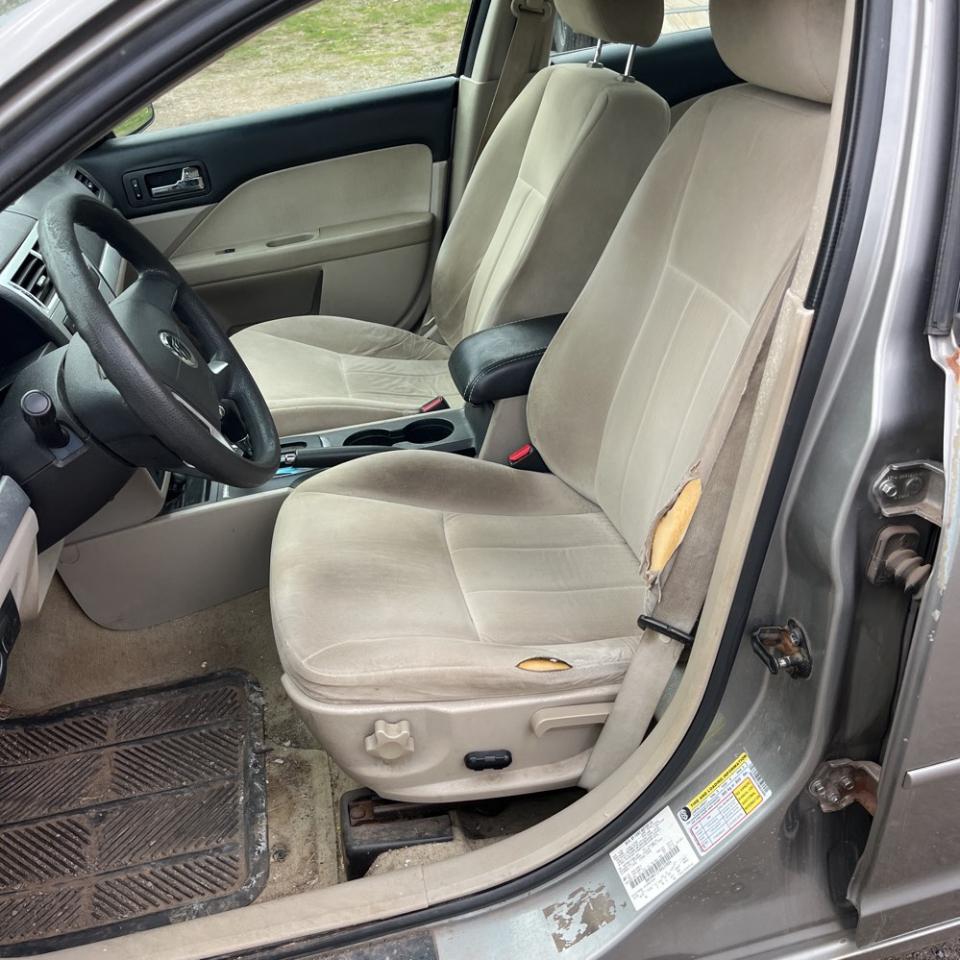 Mercury Milan 4dr Sdn I4 FWD 2008