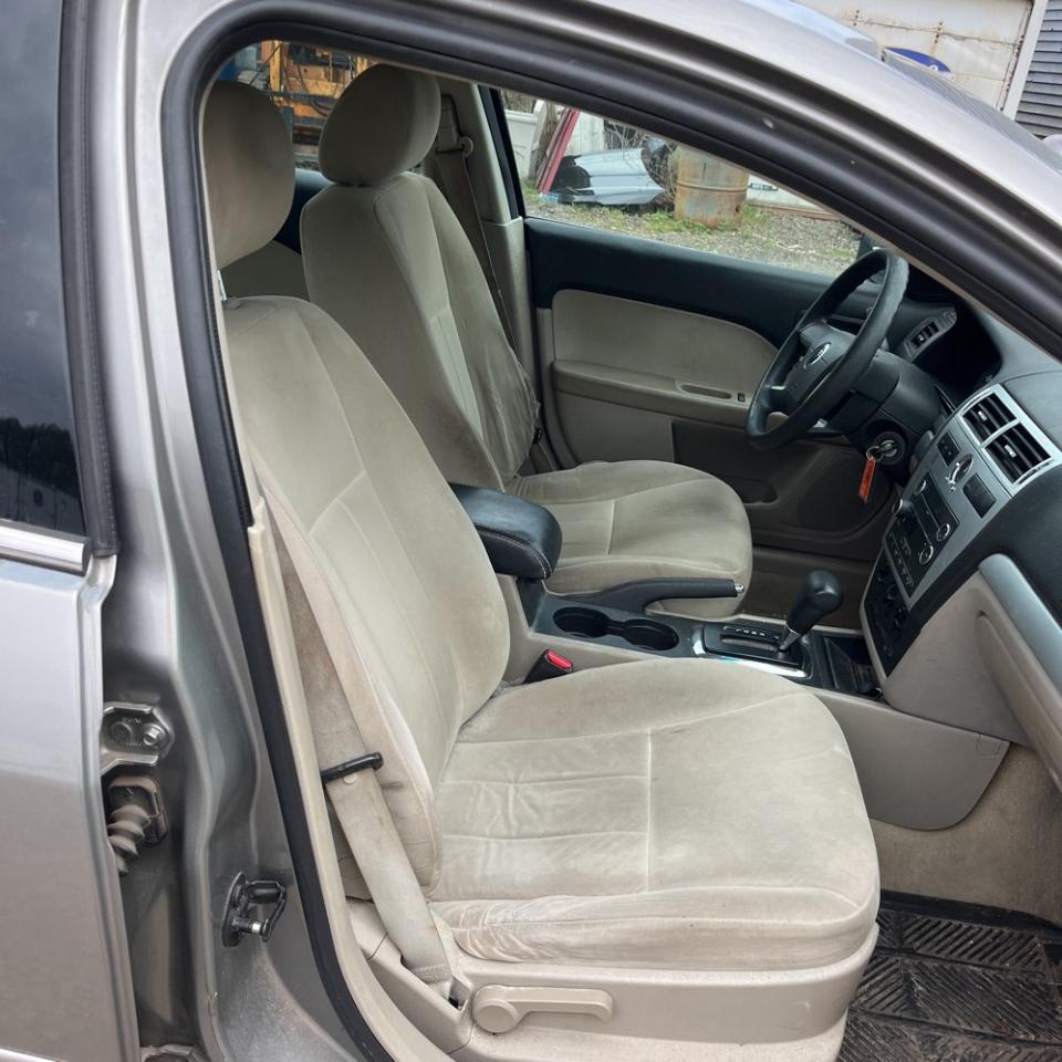 Mercury Milan 4dr Sdn I4 FWD 2008