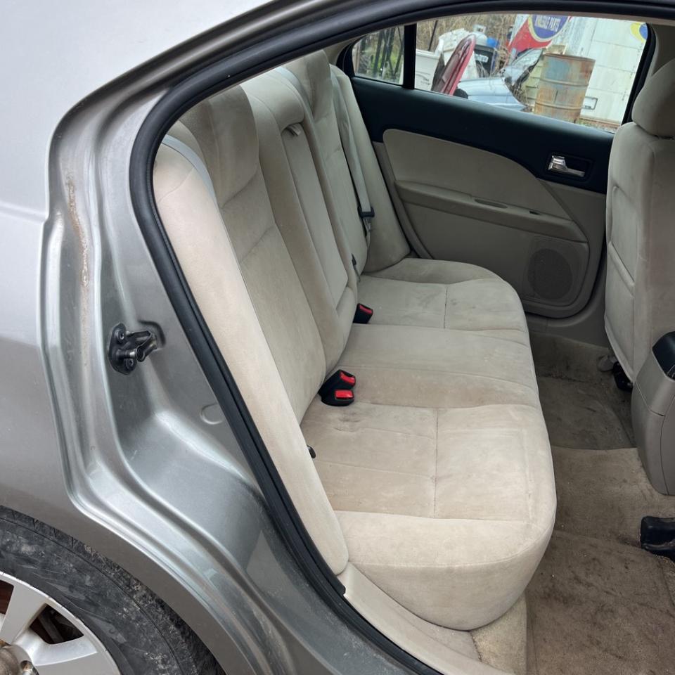 Mercury Milan 4dr Sdn I4 FWD 2008