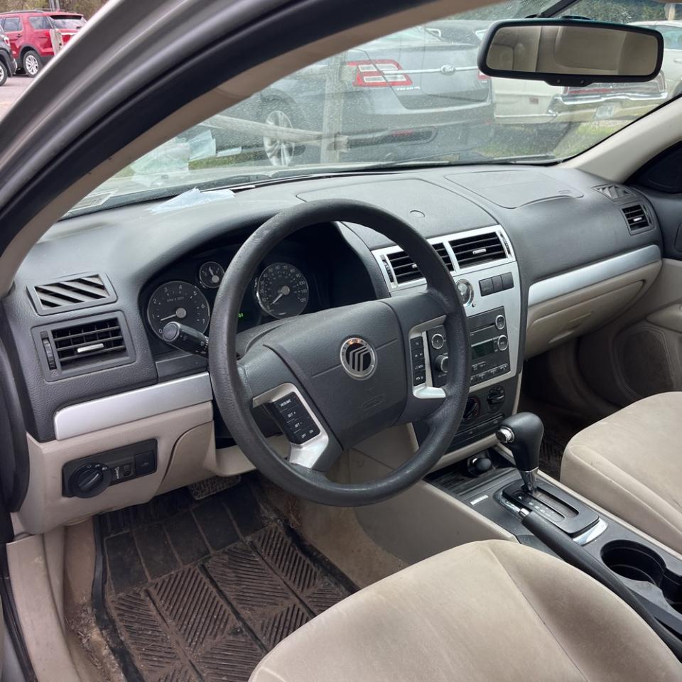 Mercury Milan 4dr Sdn I4 FWD 2008