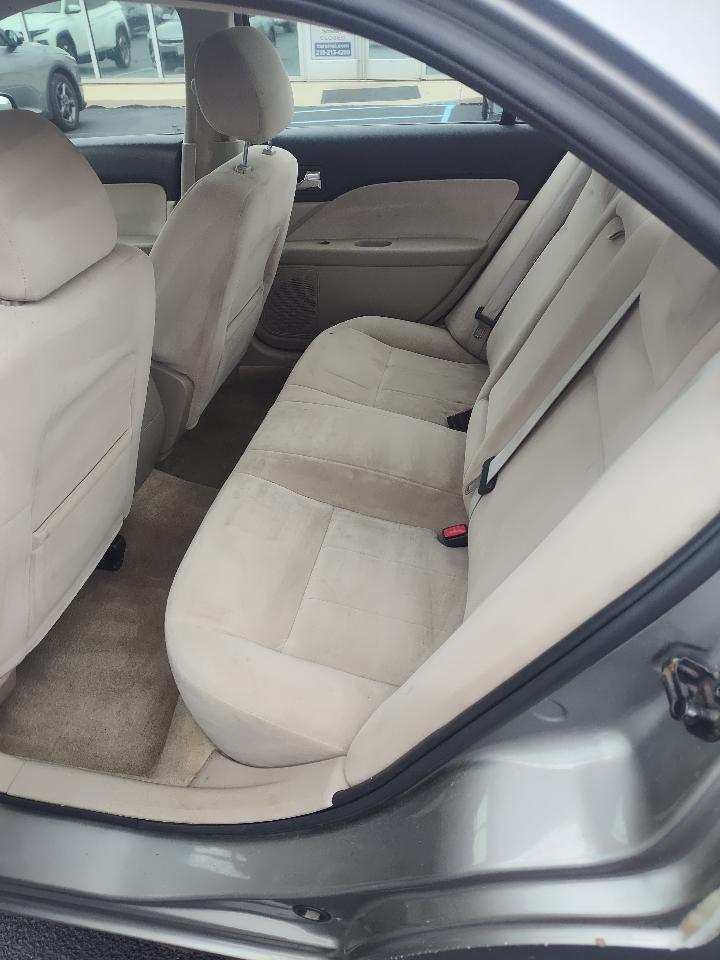 Mercury Milan 4dr Sdn I4 FWD 2008