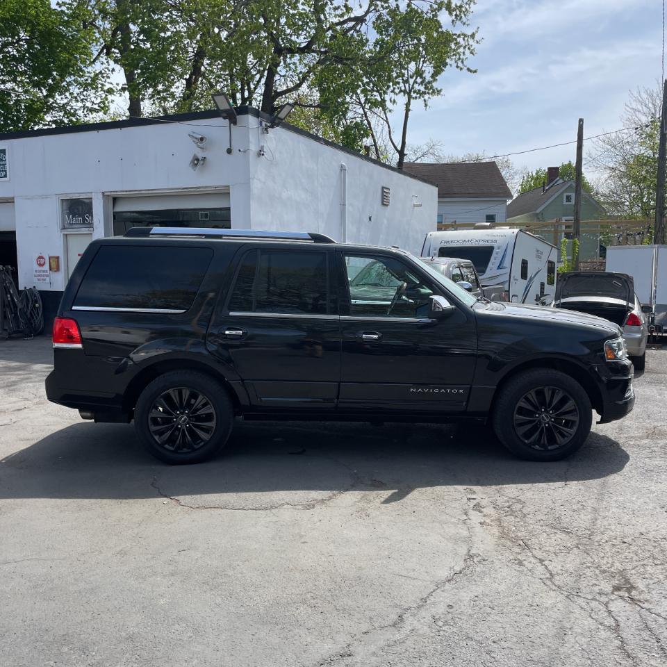 Lincoln Navigator 4WD 4dr 2015