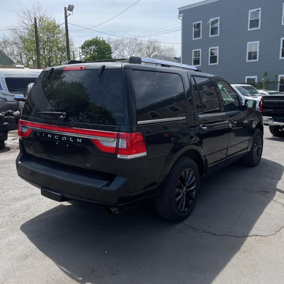 Lincoln Navigator 4WD 4dr 2015