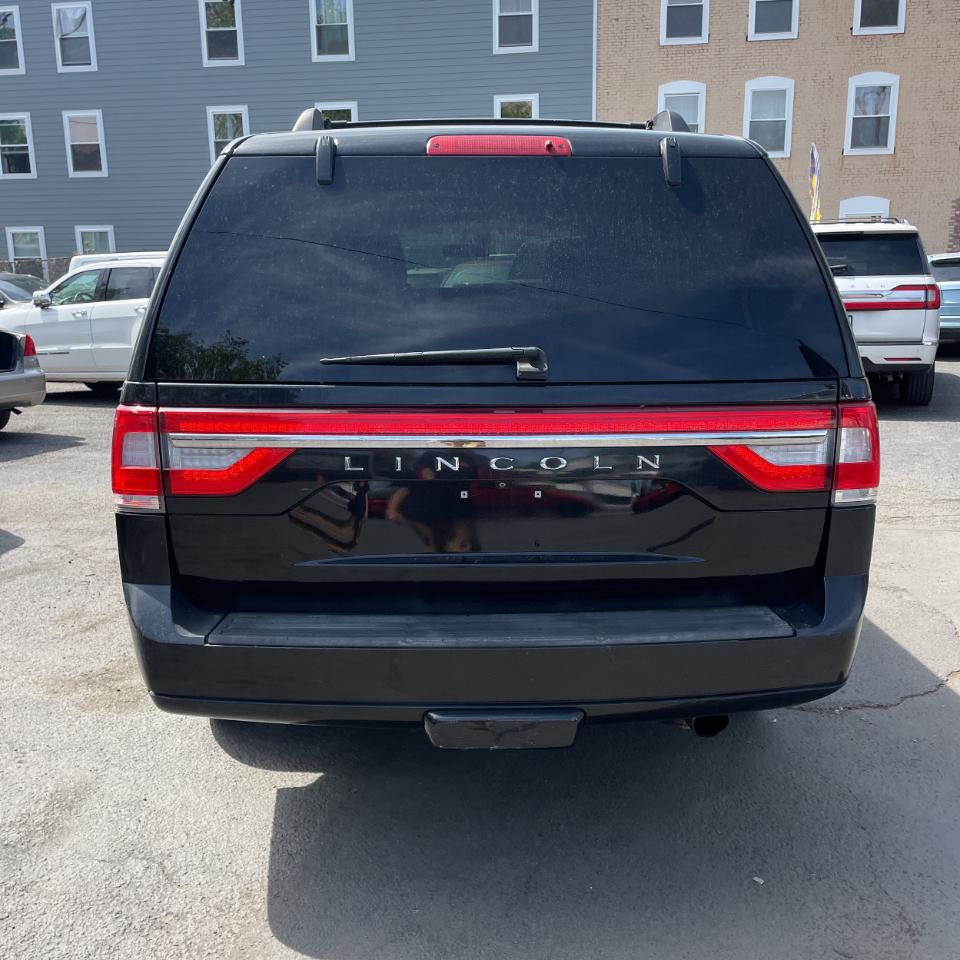 Lincoln Navigator 4WD 4dr 2015