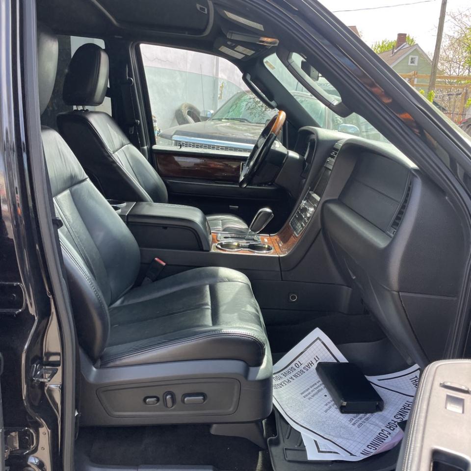 Lincoln Navigator 4WD 4dr 2015