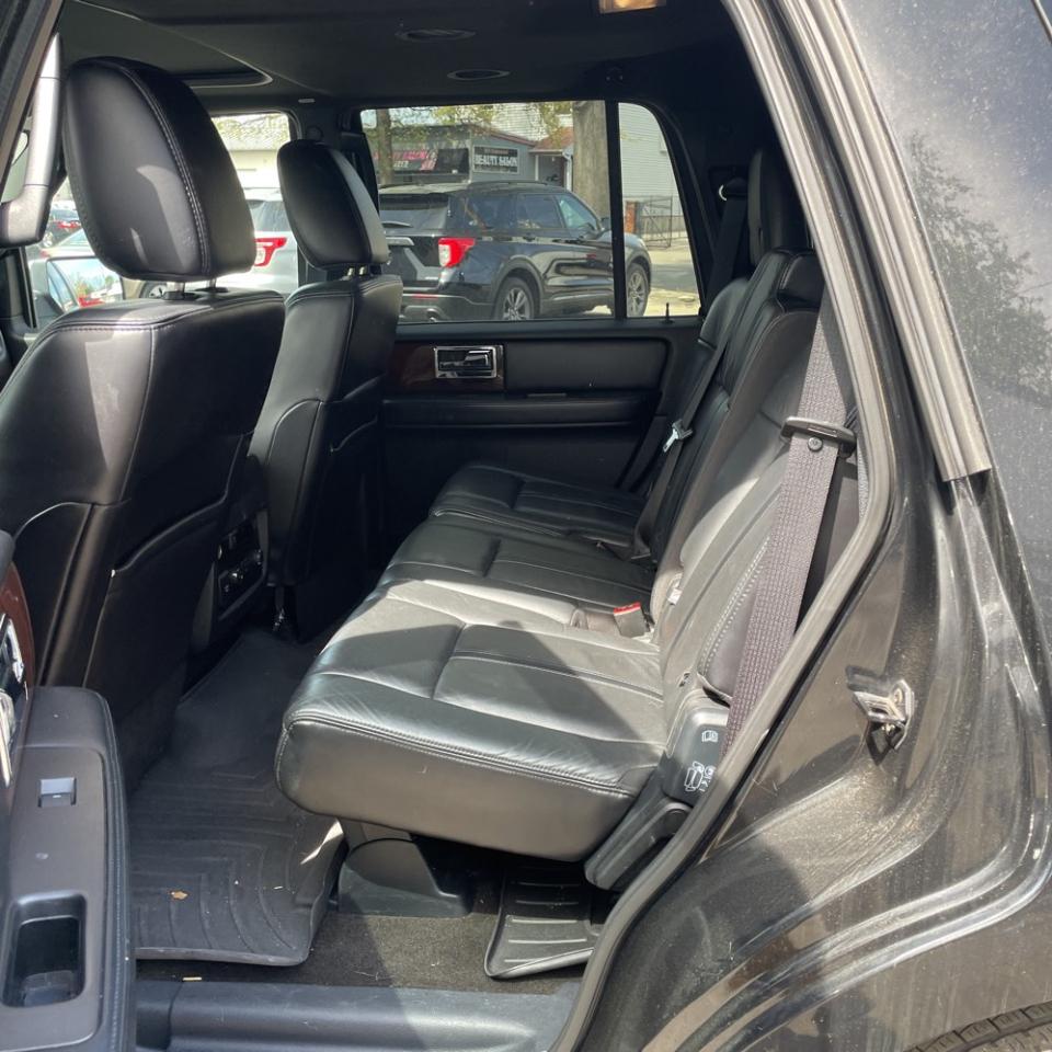 Lincoln Navigator 4WD 4dr 2015