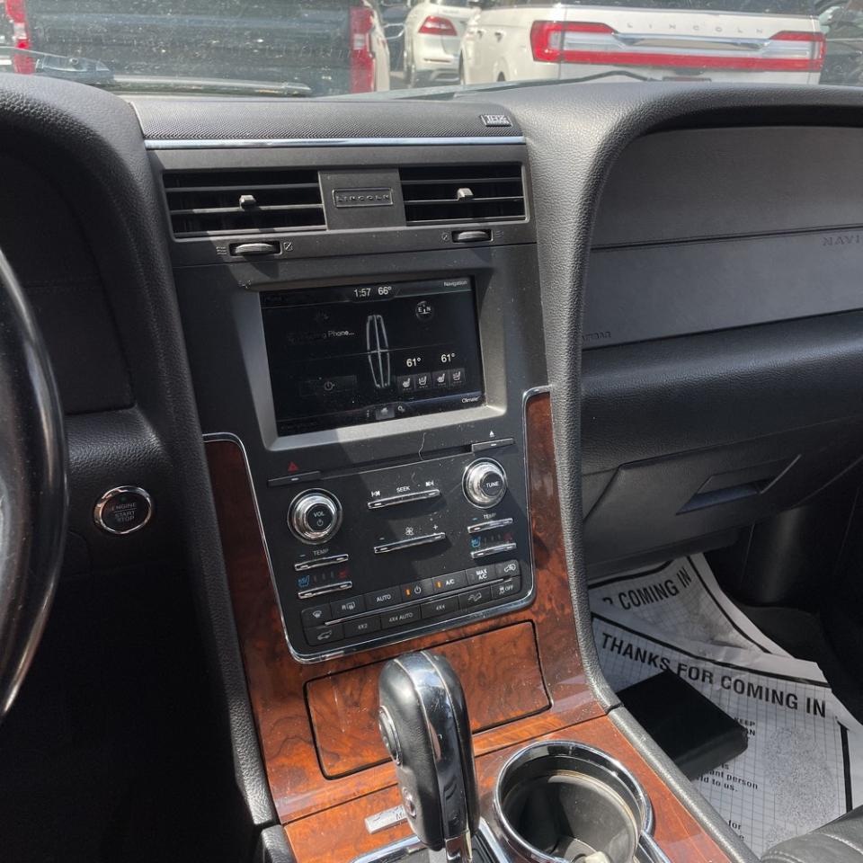 Lincoln Navigator 4WD 4dr 2015