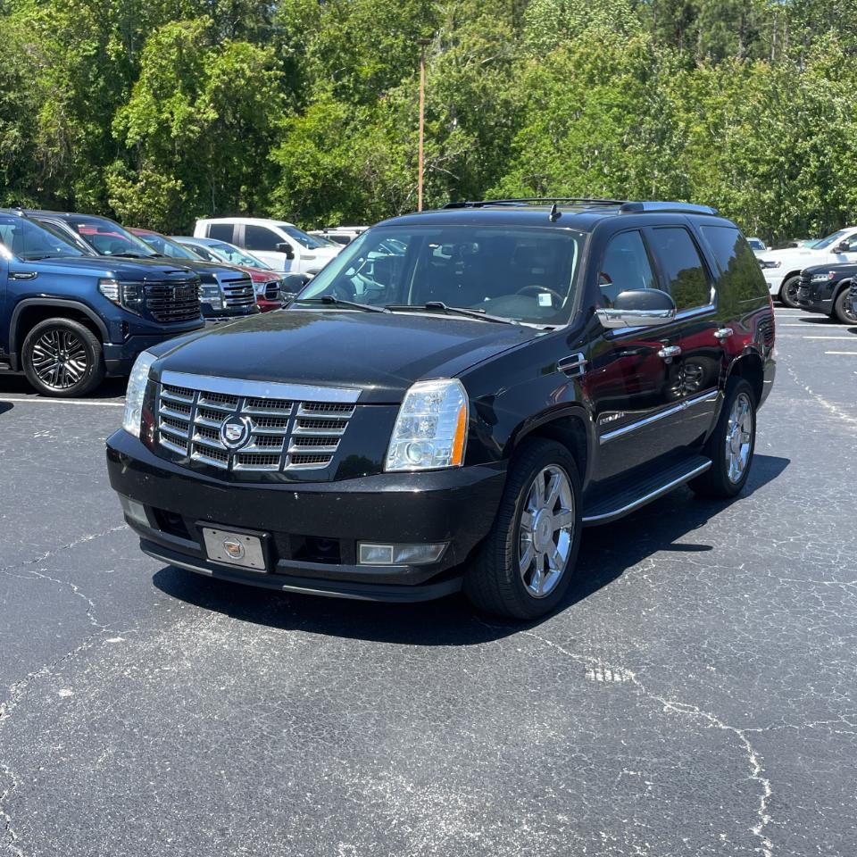 Cadillac Escalade AWD 4dr Luxury 2010