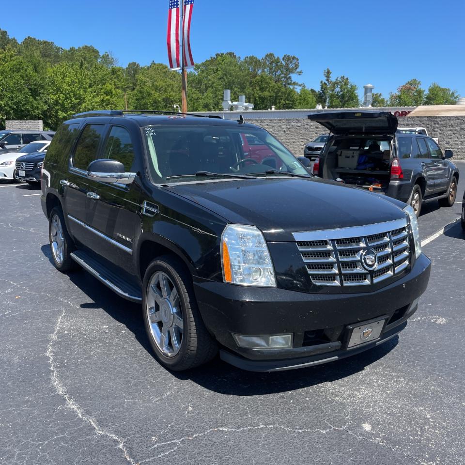 Cadillac Escalade AWD 4dr Luxury 2010
