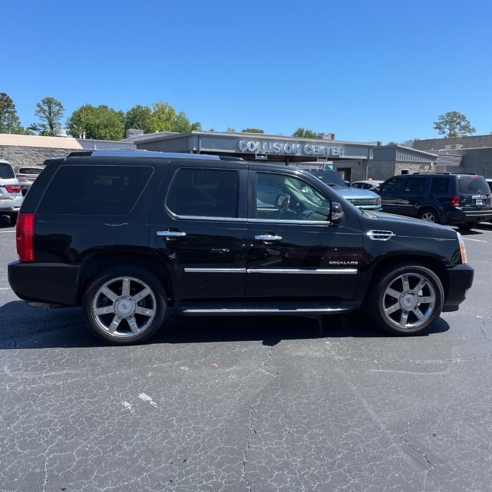 Cadillac Escalade AWD 4dr Luxury 2010