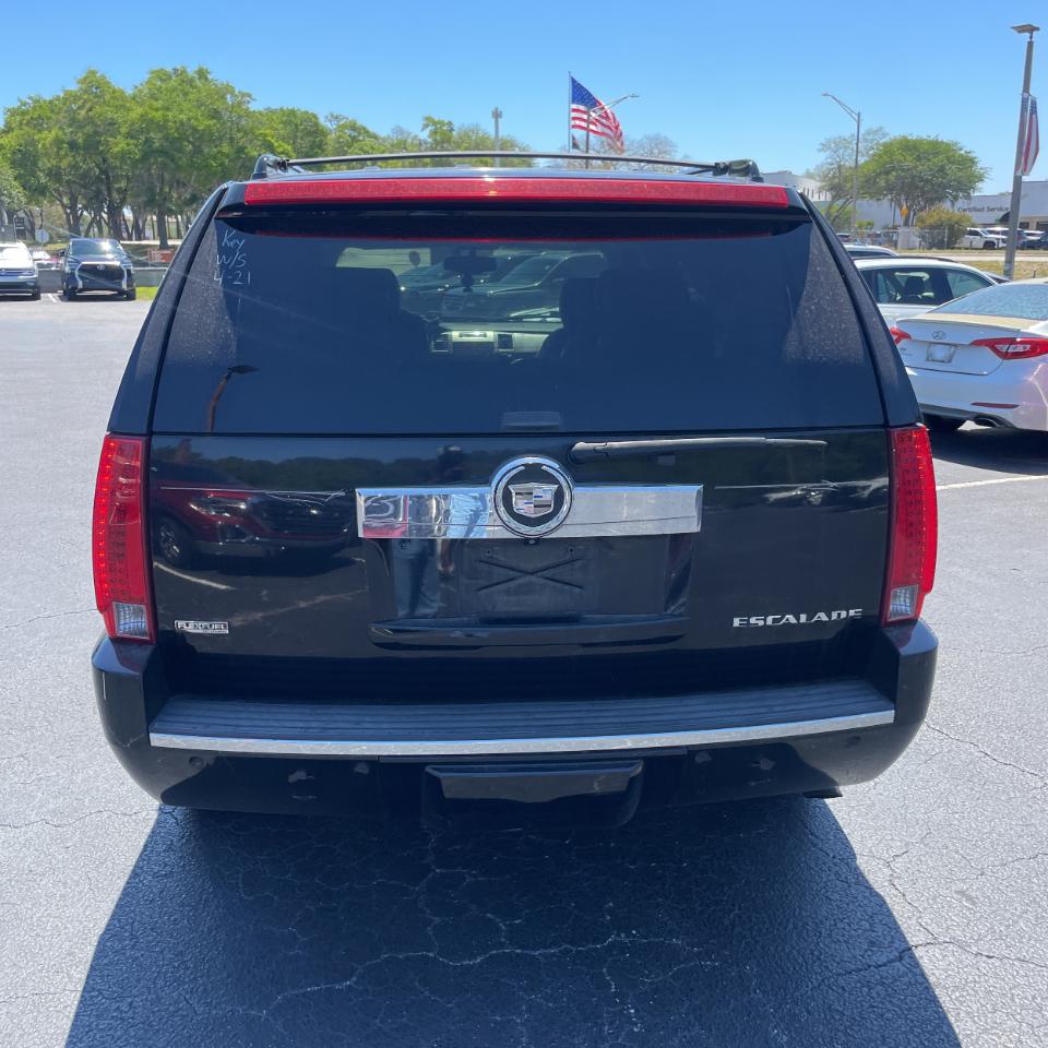 Cadillac Escalade AWD 4dr Luxury 2010