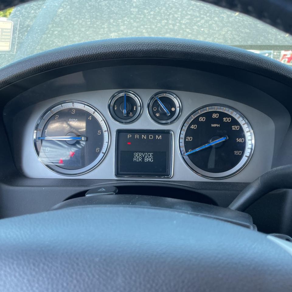 Cadillac Escalade AWD 4dr Luxury 2010