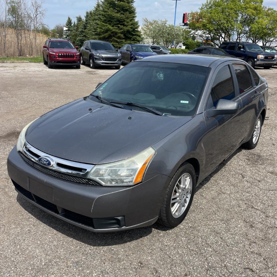 Ford Focus 4dr Sdn SE 2010