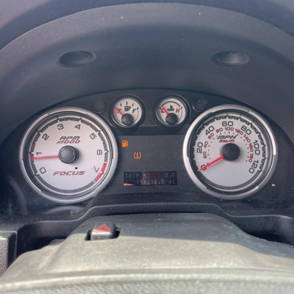 Ford Focus 4dr Sdn SE 2010