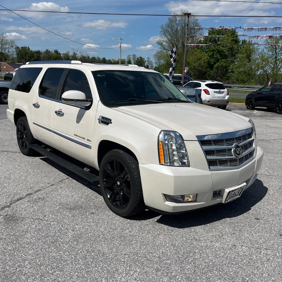Cadillac Escalade ESV AWD 4dr Platinum Edition 2011