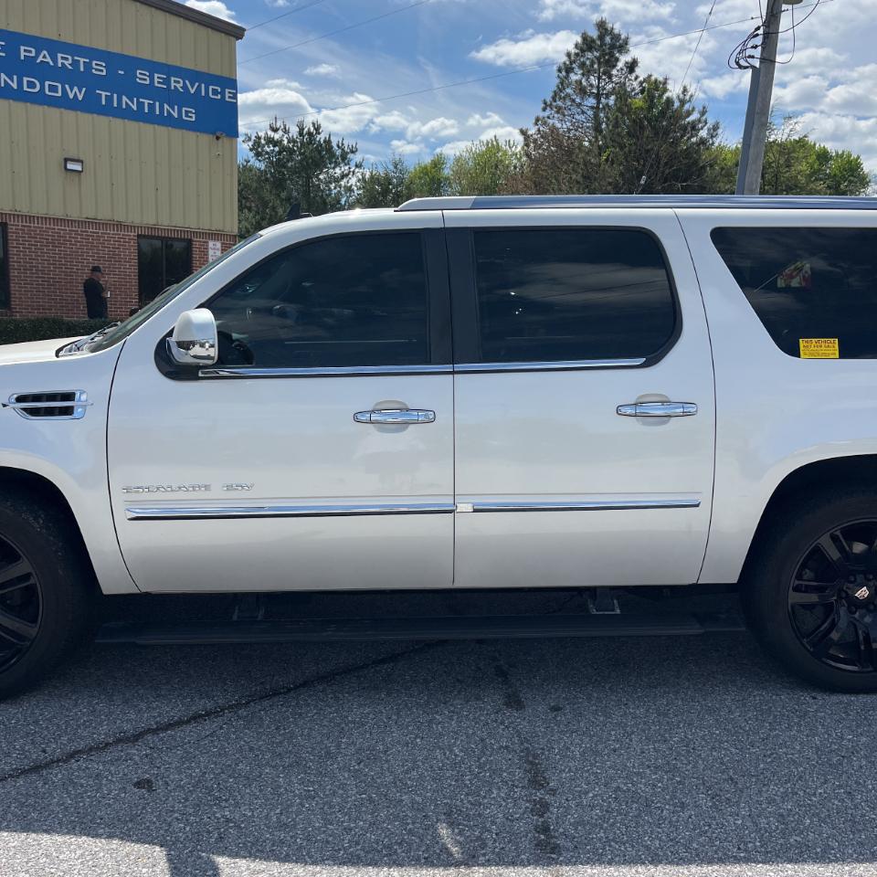 Cadillac Escalade ESV AWD 4dr Platinum Edition 2011