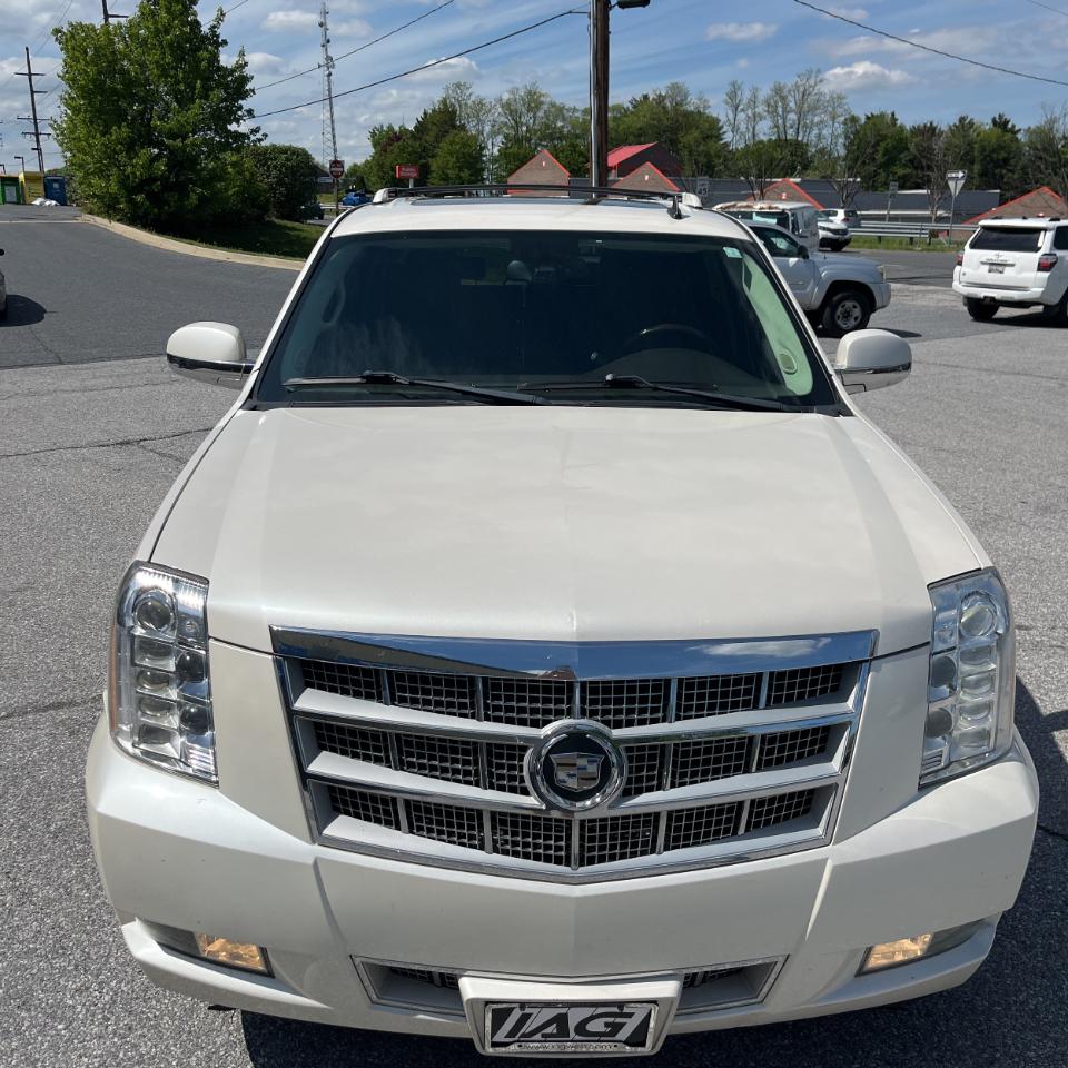 Cadillac Escalade ESV AWD 4dr Platinum Edition 2011